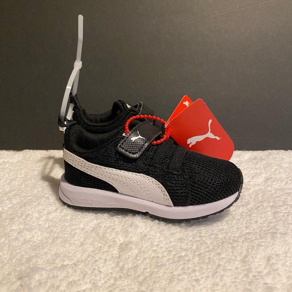 NWT Puma Kinder-Fit Runner Baby Shoes Size 5